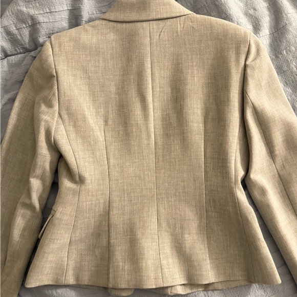 Aritzia Babaton Linen-Blend Light Beige Tailored Blazer - Picture 3 of 3